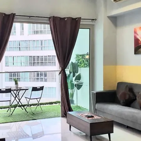 Regalia Suites With Infinity Pool Klcc By Staycation Homes Kuala Lumpur Luaran gambar