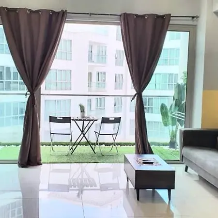 Regalia Suites With Infinity Pool Klcc By Staycation Homes Kuala Lumpur Luaran gambar
