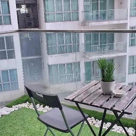 Regalia Suites With Infinity Pool Klcc By Staycation Homes Kuala Lumpur Luaran gambar