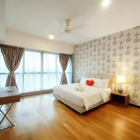 Regalia Suites With Infinity Pool Klcc By Staycation Homes Kuala Lumpur Luaran gambar