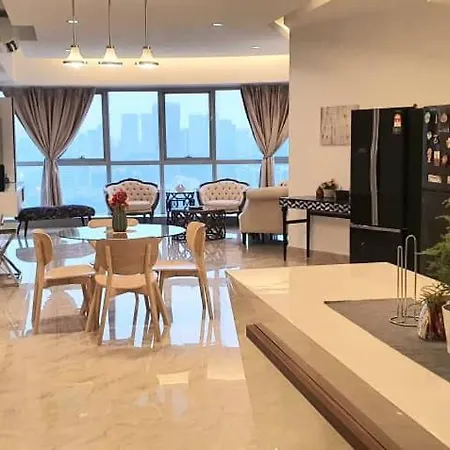 Regalia Suites With Infinity Pool Klcc By Staycation Homes Kuala Lumpur Luaran gambar