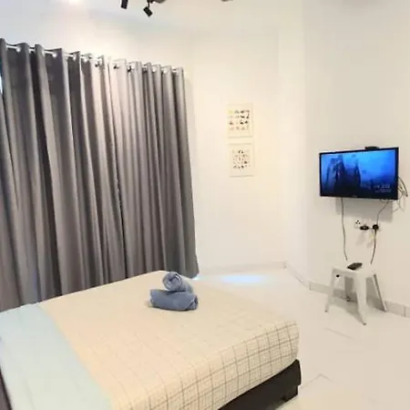 Regalia Suites With Infinity Pool Klcc By Staycation Homes Kuala Lumpur Luaran gambar