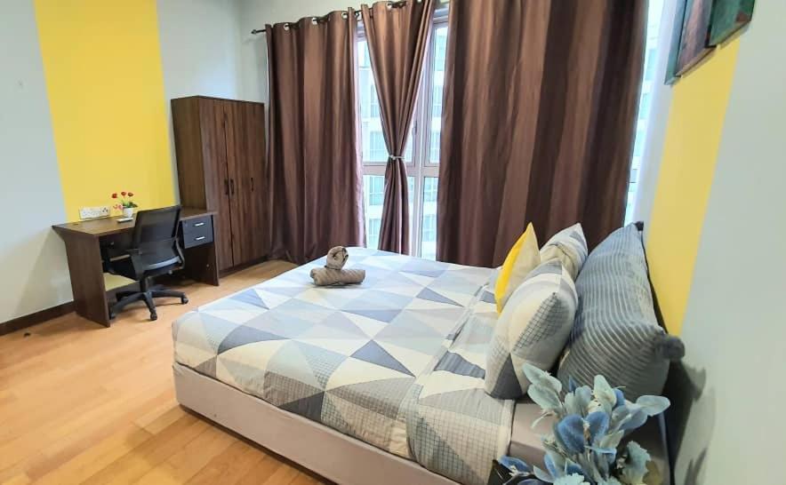 Apartemen Regalia With Infinity Pool Klcc By Staycation Homes *
