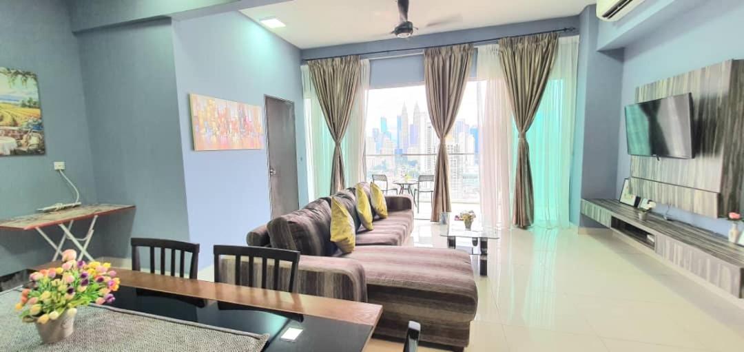 Pangsapuri Regalia With Infinity Pool Klcc By Staycation Homes *