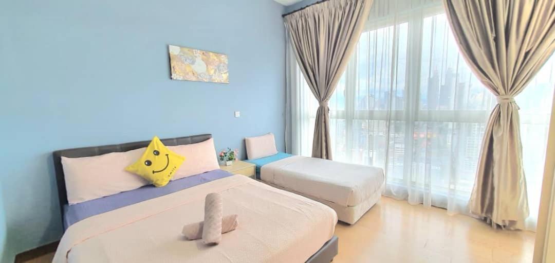Regalia With Infinity Pool Klcc By Staycation Homes *
