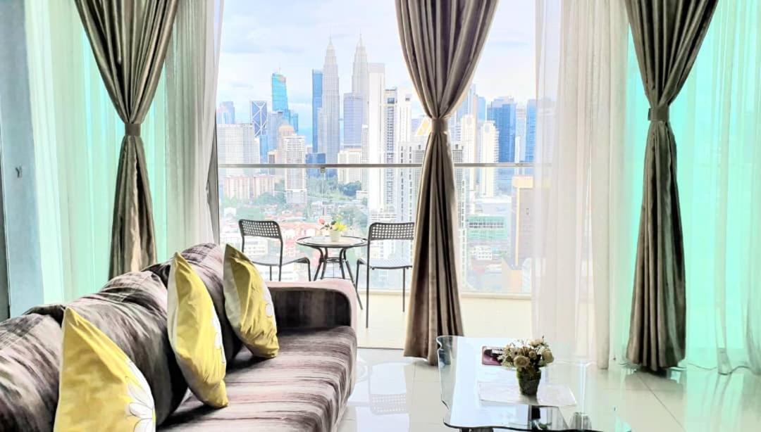 Pangsapuri Regalia With Infinity Pool Klcc By Staycation Homes Kuala Lumpur