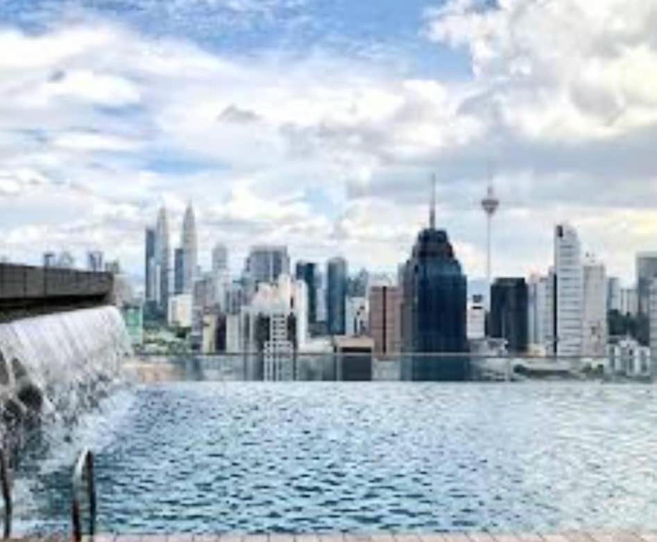 Regalia With Infinity Pool Klcc By Staycation Homes * Kuala Lumpur
