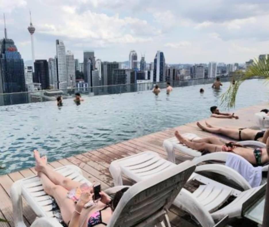 Regalia With Infinity Pool Klcc By Staycation Homes Pangsapuri Kuala Lumpur