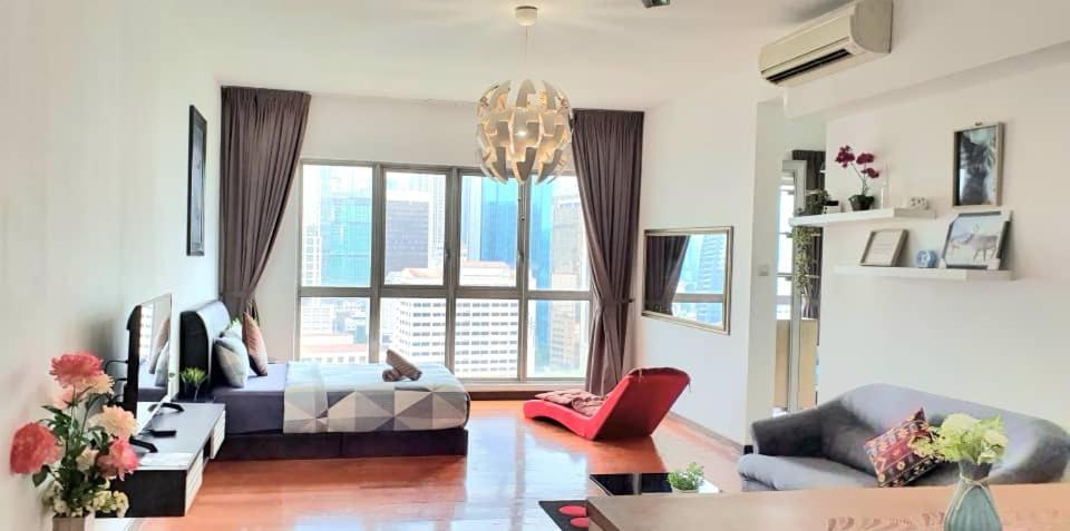 Regalia With Infinity Pool Klcc By Staycation Homes Pangsapuri Kuala Lumpur