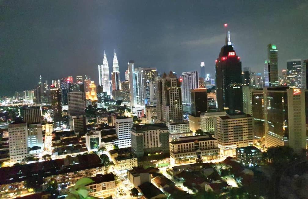 Regalia With Infinity Pool Klcc By Staycation Homes *